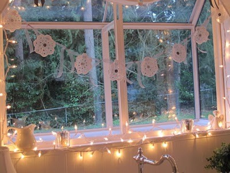 Picture Of awesome winter garlands for creating an atmosphere  18