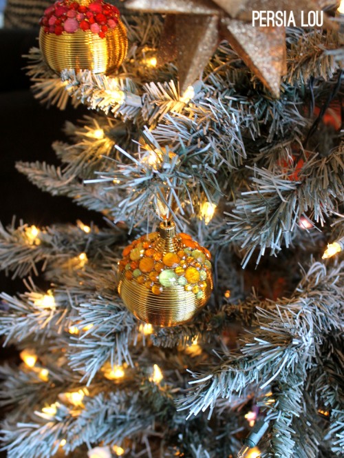 gold ornaments with rhinestones (via persialou)