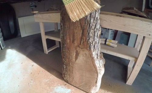 Bring Outdoors Inside: Rustic DIY Lumberjack Table