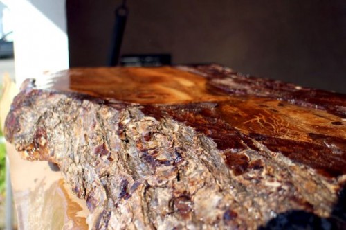 Bring Outdoors Inside: Rustic DIY Lumberjack Table