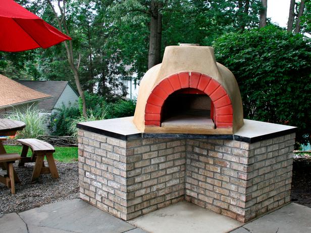 concrete outdoor pizza oven (via hgtv)