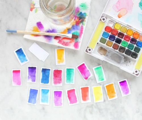 Cheerful And Trendy DIY Watercolor Magnets
