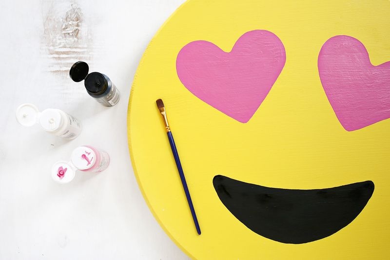 Cheerful andbright diy emoji marquee  3