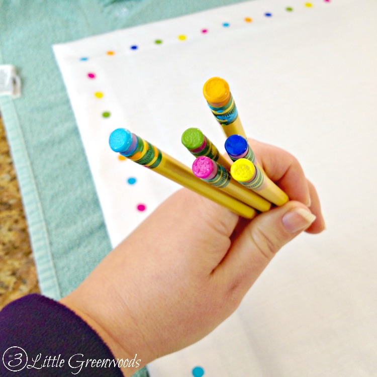 Picture Of cheerful diy no sew table runner for easter  4