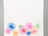 tie dye napkins with markers