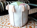 colorful-diy-tassel-pouf-from-old-fabric-straps-7