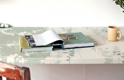 desk revamp using waterproof wallpaper (via akamatras)