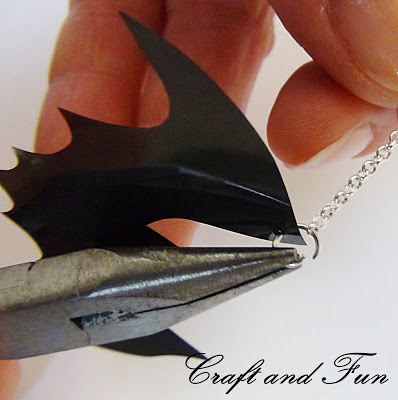 bat earrings (via craftandfun)