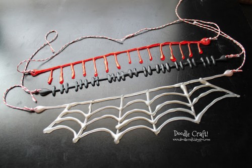 hot glue Halloween necklace (via doodlecraft)