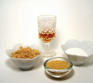 ginger honey scrub (via rumkihn)