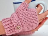 fingerless crocheted gloves