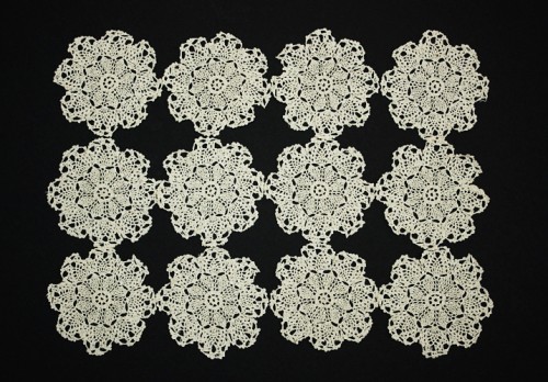 doily placemat (via craftsunleashed)