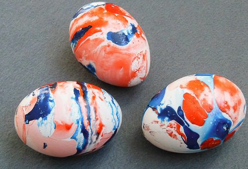 nail polish Easter eggs (via bynumber19)