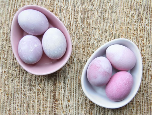 pretty pink Easter eggs (via lovelyclustersblog)