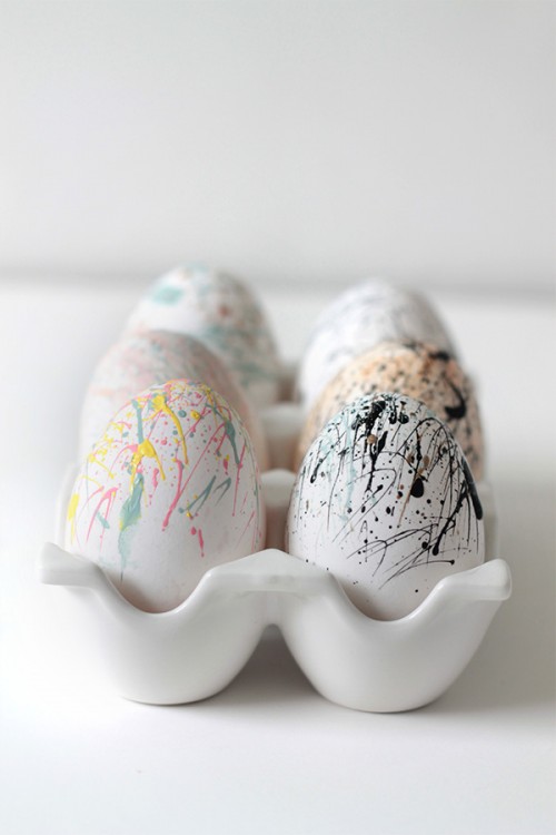 paint splattered eggs (via squirrellyminds)