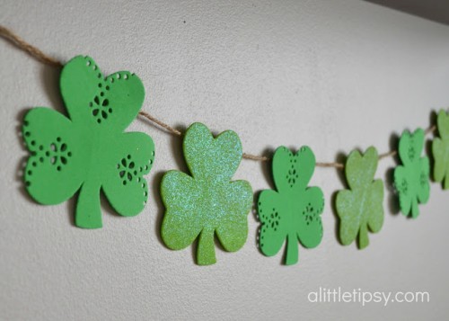 8 Cool DIY Wreaths And Buntings For St.Patrick’s Day