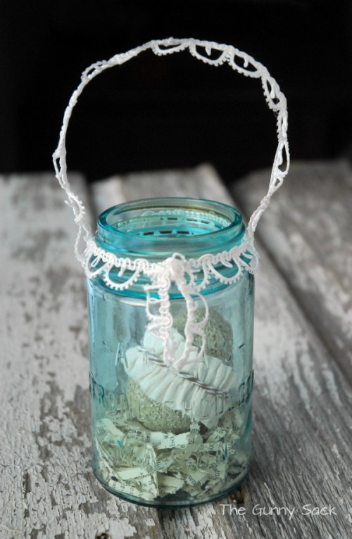 lace trimmed mason jars (via thegunnysack)