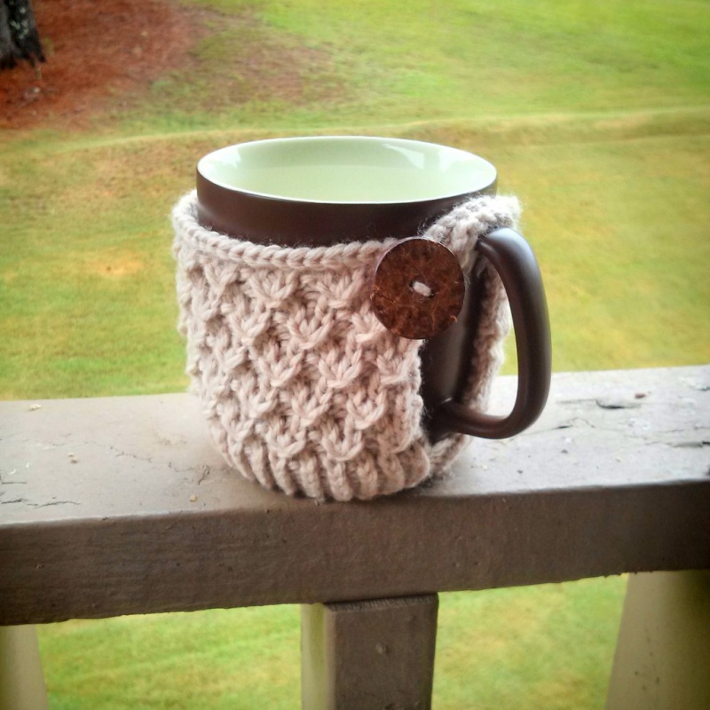 diagonal knot mug