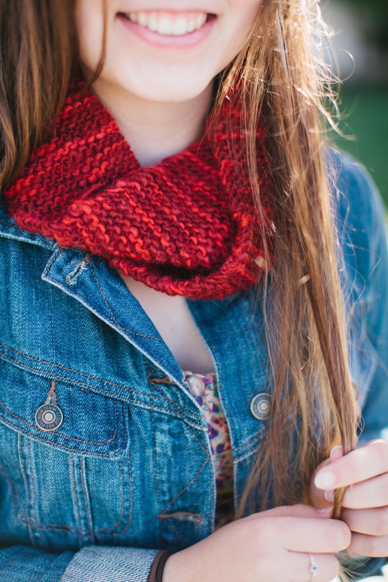 red fall scarf (via simoneanne)