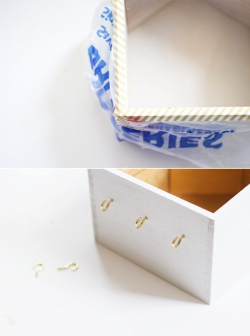 Creative And Useful DIY House Necklace Organizer