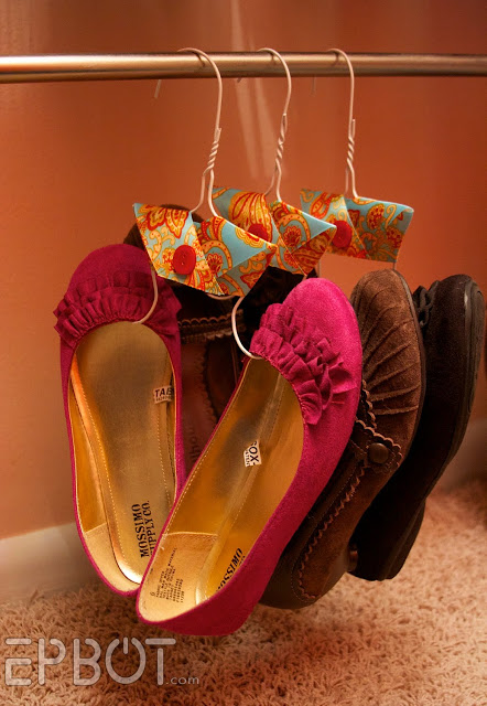hanging shoes storage (via epbot)