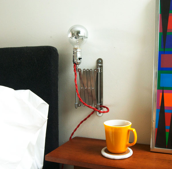 Cute And Simple Expandable Bedside Lamp