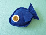 cute-diy-fish-shaped-cat-toy-with-catnip-1