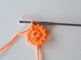 cute-diy-little-crochet-pumpkin-garland-3