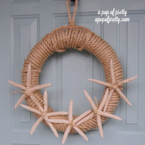 sisal starfish wreath (via apopofpretty)