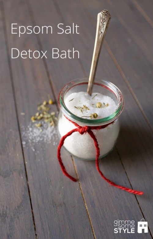 Epsom salt detox bath (via gimmesomestyleblog)