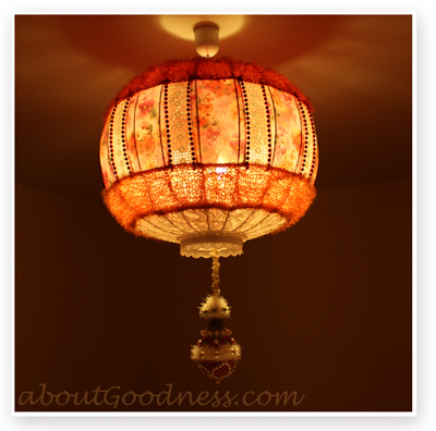 boho lampshade (via aboutgoodness)