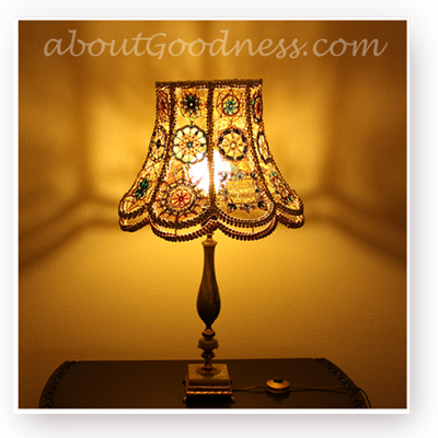unique boho lamp (via aboutgoodness)