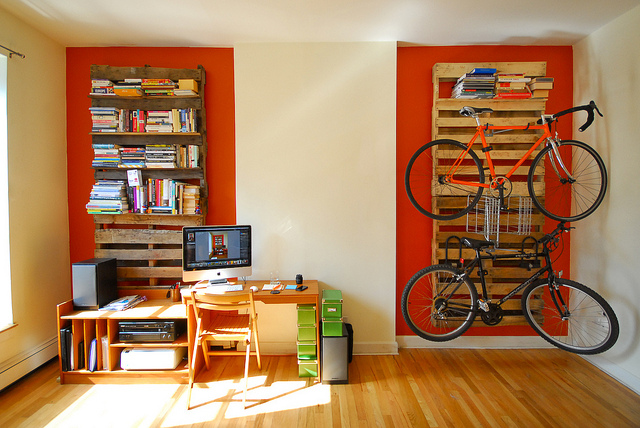 Diy Bookshelves And Bike Racks Of Wood Pallets