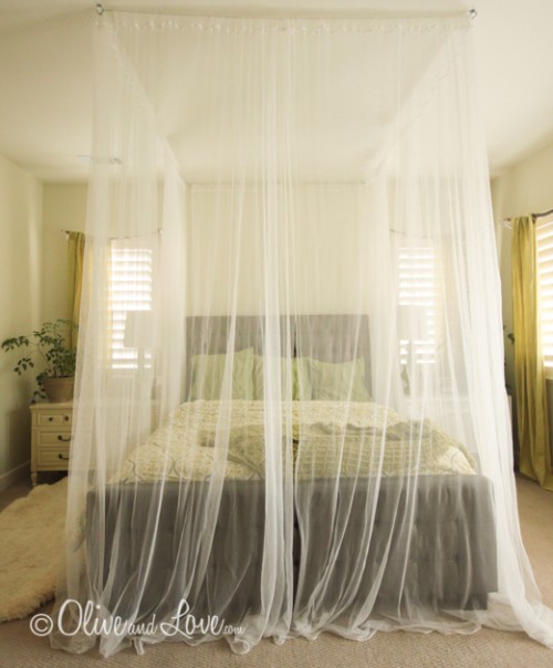 easy ceiling bed canopy (via oliveandlove)