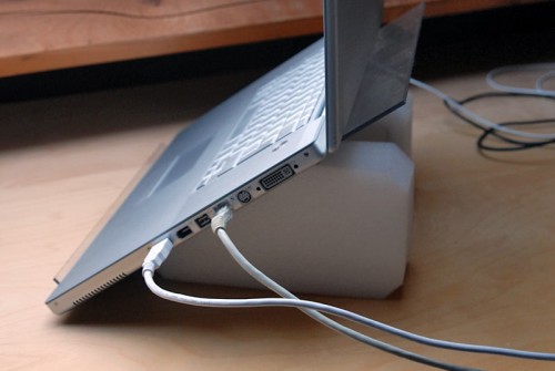 DIY Cheap Laptop Stand That Is So Easy To Make