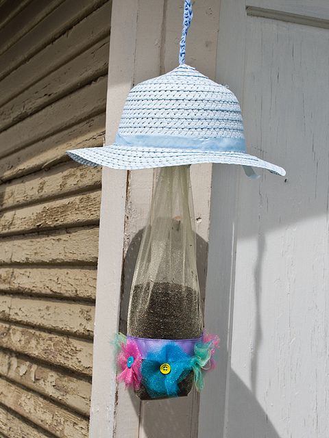 DIY Chic Bird Feeder That Is Easy To Make
