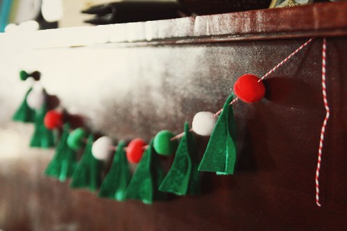 felt and pompom red and green garland