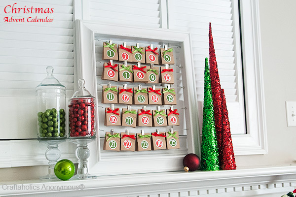 red and green Christmas countdown