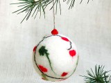 felt red and green ornaments
