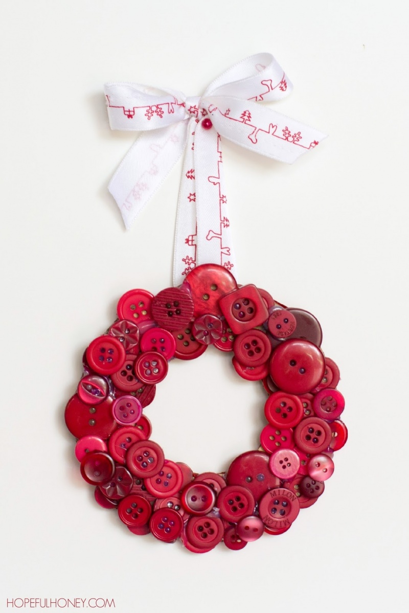 Picture Of diy christmas red button wreath  1