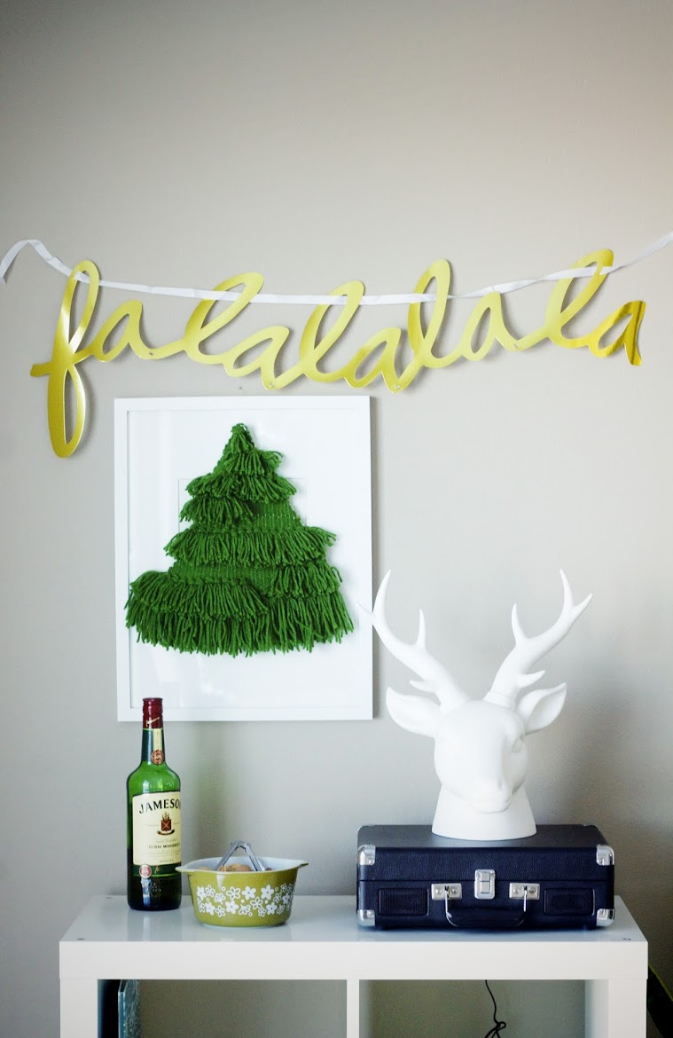 Picture Of diy christmas tree wall hanging  2