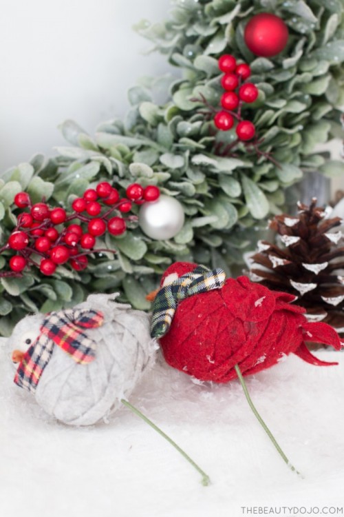 DIY Christmas Wreath With Holly And Small Ornaments