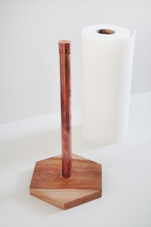 copper pipe towel holder (via almostmakesperfect)