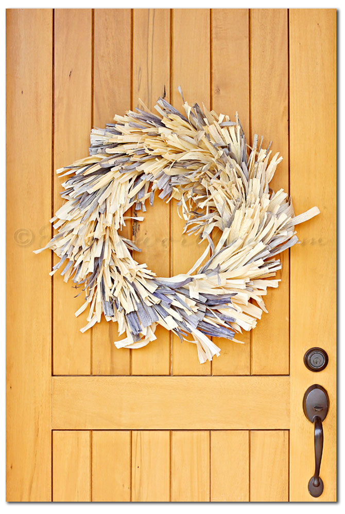 frayed corn husk wreath (via kleinworthco)