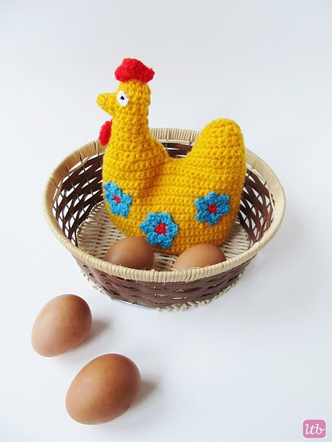 hen egg cozy (via littlethingsblogged)