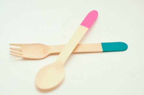 dip dyed bamboo utensils (via blogalacart)