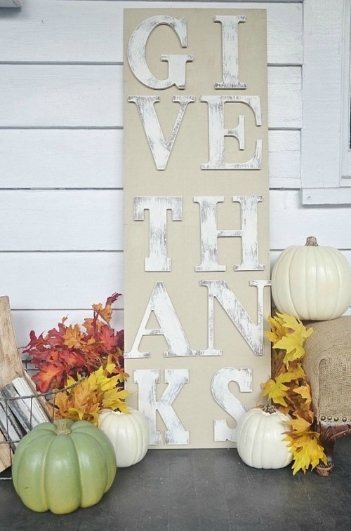 DIY Distressed Thanksgiving Sign