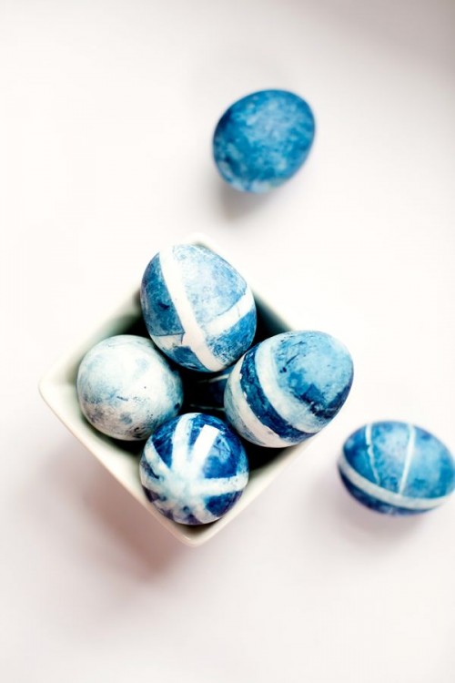 indigo-dyed Easter eggs (via crafts)