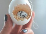 diy-easter-egg-ornament-with-a-nest-inside-2