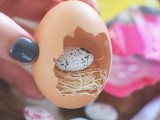 diy-easter-egg-ornament-with-a-nest-inside-6